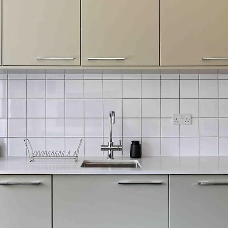 Modern 3 Bed Apartment In Tottenham 伦敦 外观 照片