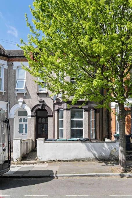 Modern 3 Bed Apartment In Tottenham 伦敦 外观 照片