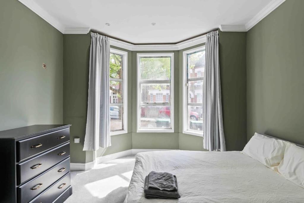Modern 3 Bed Apartment In Tottenham 伦敦 外观 照片
