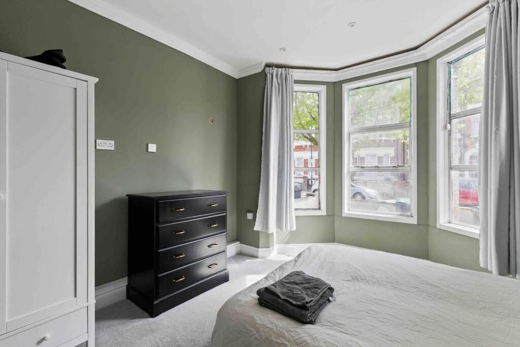 Modern 3 Bed Apartment In Tottenham 伦敦 外观 照片